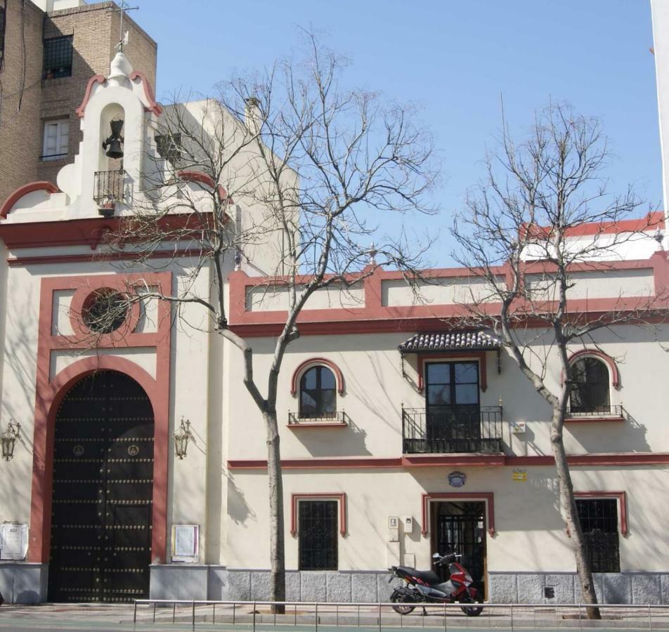 Puerta Carmona Apartament Sewilla